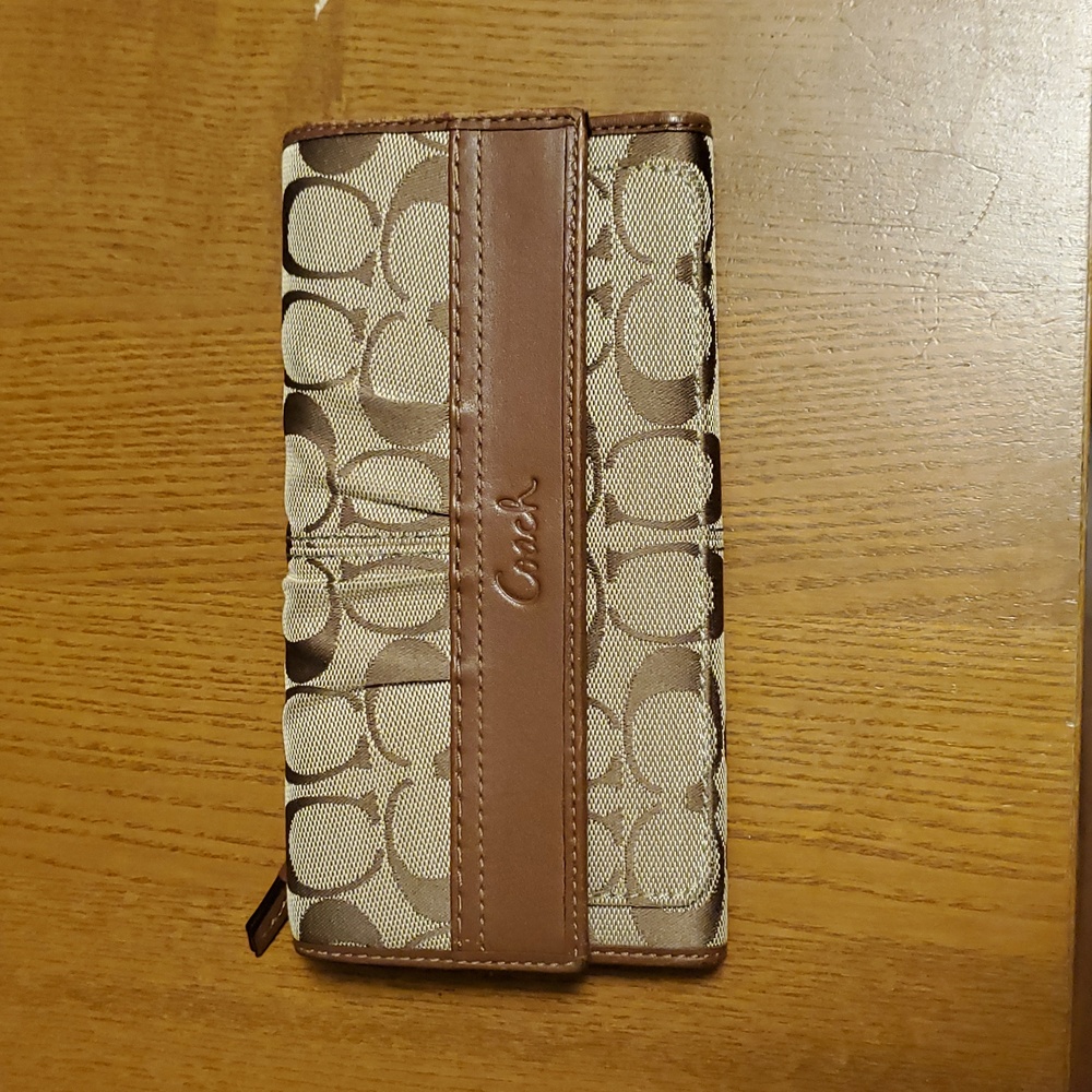 Coach Signature Canvas Wallet in Tan and Brown